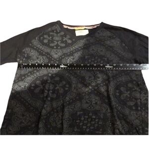 Free Planet size small navy 3/4 sleeve paisley print tee unisex
